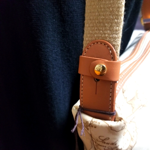 🆕️ Alviero Martini 1A CLASSE Geo Classic Print Shoulder Bag. - Picture 6 of 10